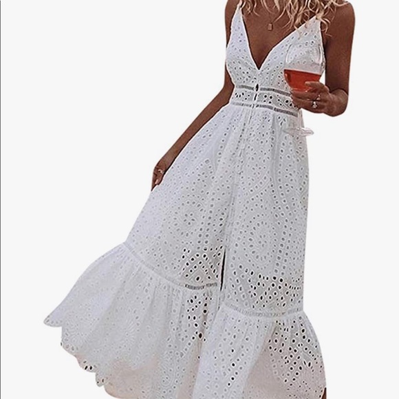 Gorgeous White Eyelet Lace dress - Picture 2 of 2